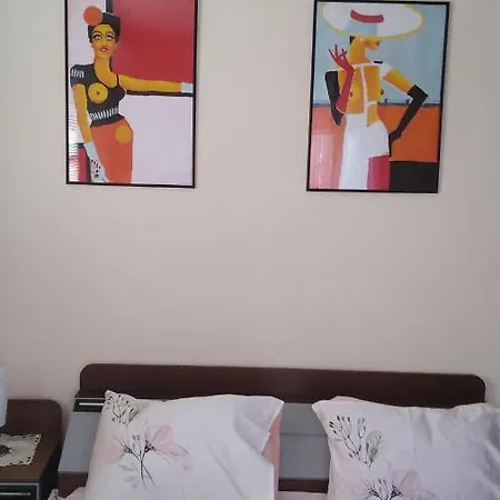 شقة Ipak Se Okrece