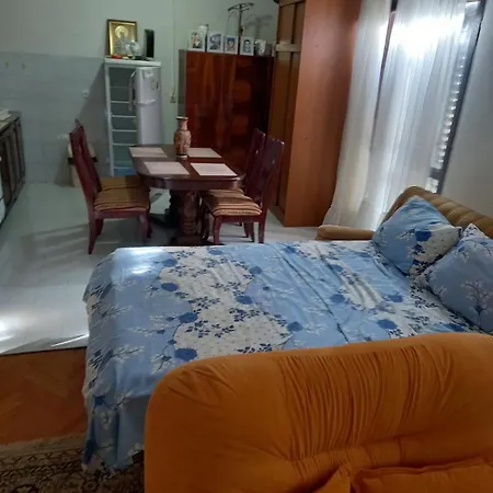 شقة Ipak Se Okrece *